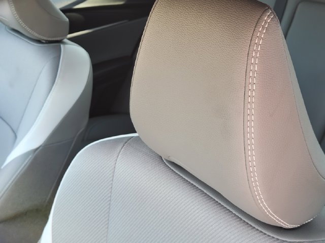 Used 2025 Toyota Camry SE w/ Convenience Package FWD image 13
