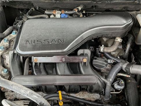 Used 2018 Nissan Rogue Sport SL w/ SL Premium Package image 30