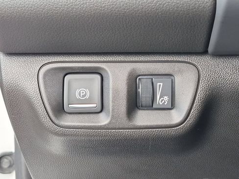 Certified 2021 GMC Acadia SLT w/ Elevation Edition FWD image 16