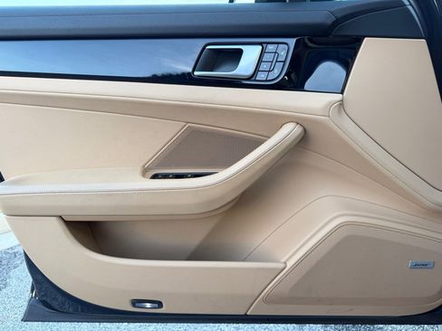 Used 2018 Porsche Panamera 4S image 43