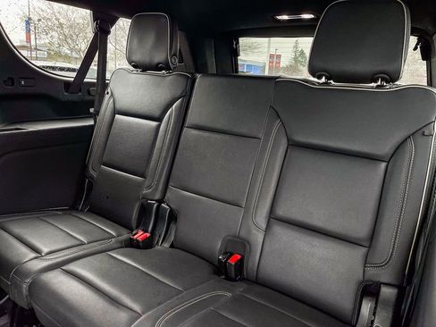 Used 2023 Chevrolet Suburban Premier image 42