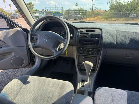 Used 2002 Toyota Corolla CE FWD image 32