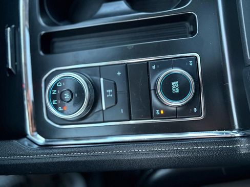 Used 2022 Ford Expedition XLT image 32