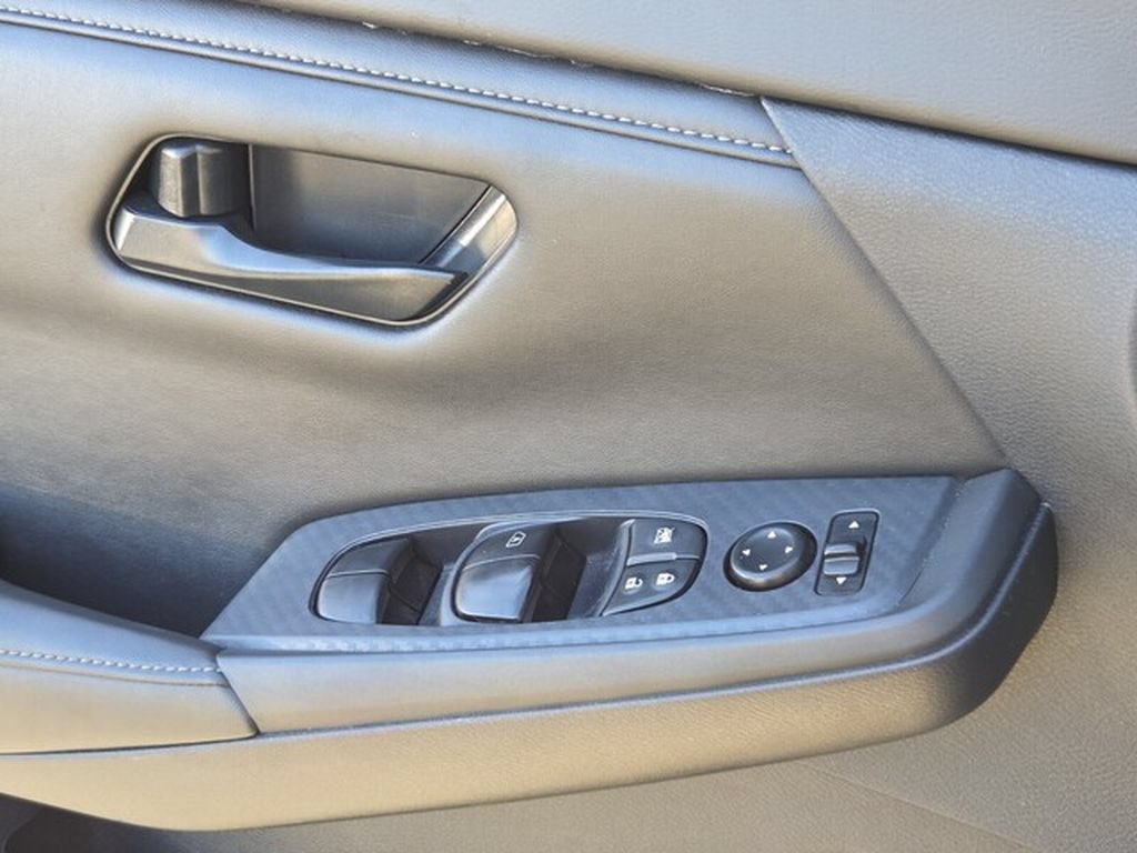Used 2025 Nissan Sentra S FWD image 28