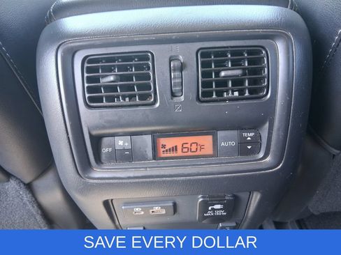 Used 2019 Nissan Pathfinder SL FWD image 13