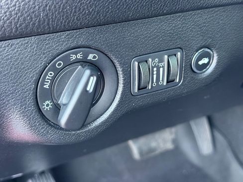Used 2023 Dodge Challenger SXT RWD image 53