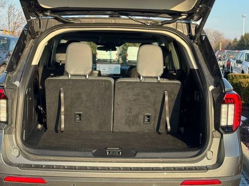 New 2026 Ford Explorer Active w/ Active Comfort Package image 4