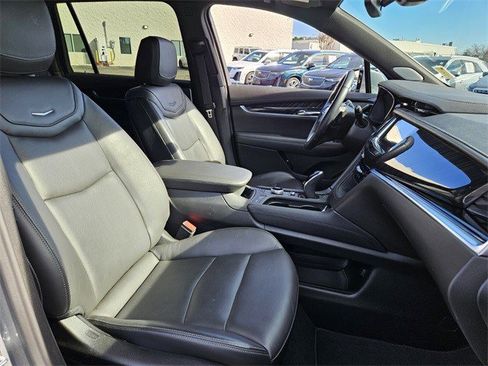 Certified 2025 Cadillac XT6 Premium Luxury image 25