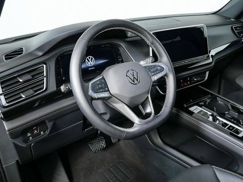 Certified 2025 Volkswagen Atlas Cross Sport SEL image 4
