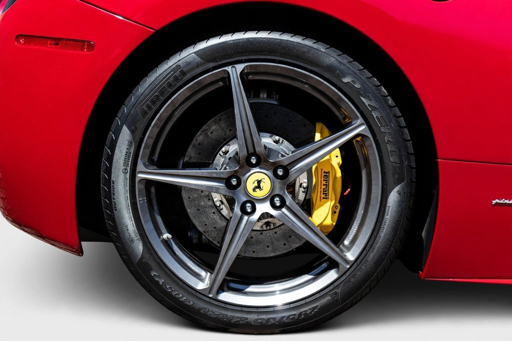 Used 2013 Ferrari 458 Italia Coupe RWD image 63