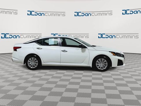 Used 2024 Nissan Altima 2.5 S FWD image 2