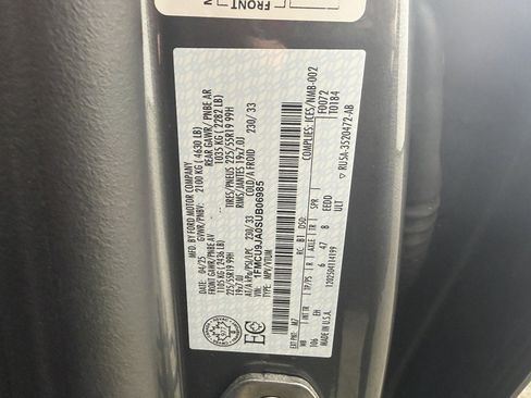 Certified 2025 Ford Escape Platinum AWD/4WD image 24