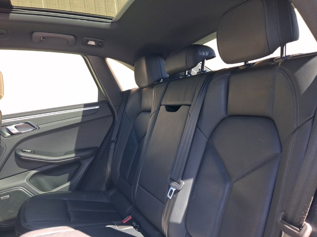 Certified 2024 Porsche Macan S AWD/4WD image 15