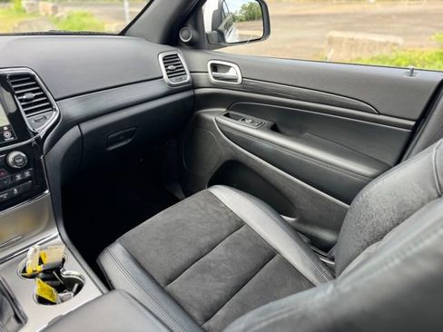 Certified 2022 Jeep Grand Cherokee Laredo X image 12