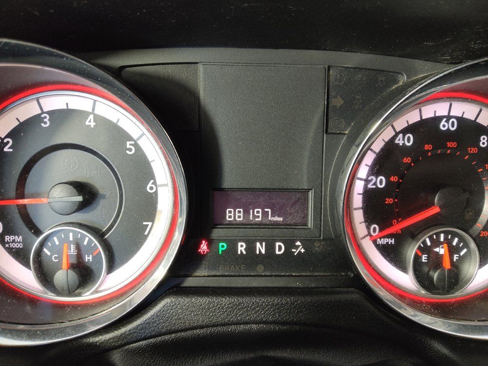 Used 2017 Dodge Grand Caravan SE FWD image 23