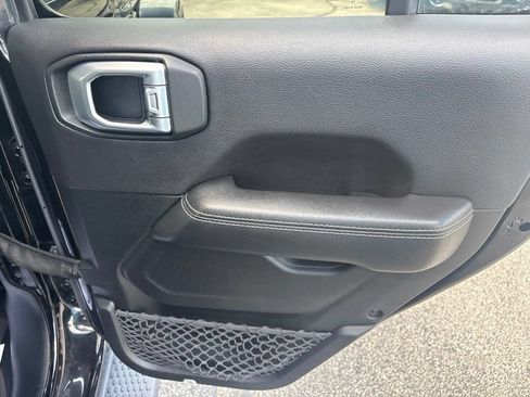 Used 2020 Jeep Wrangler Unlimited Sahara AWD/4WD image 38