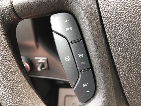 Used 2025 Chevrolet Express 2500 w/ Driver Convenience Package RWD image 31