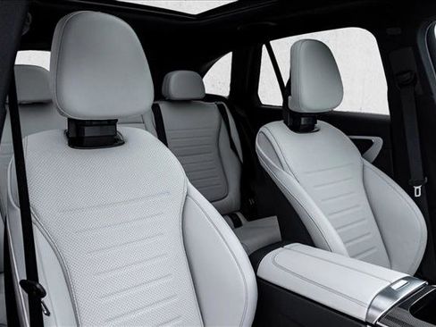 New 2026 Mercedes-Benz GLC 300 4MATIC image 28