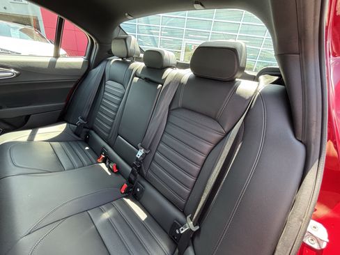Certified 2023 Alfa Romeo Giulia Quadrifoglio RWD image 27