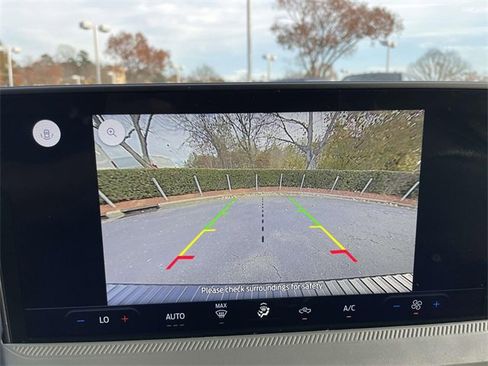 Used 2025 Ford Maverick XL w/ Equipment Group 102A image 18