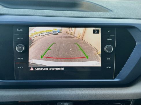 Certified 2022 Volkswagen Taos SE FWD image 13