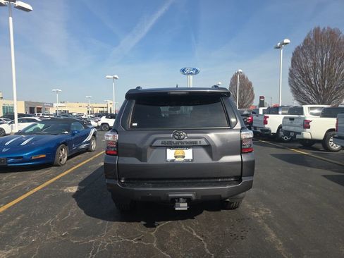 Used 2021 Toyota 4Runner SR5 Premium w/ Moonroof Package image 5