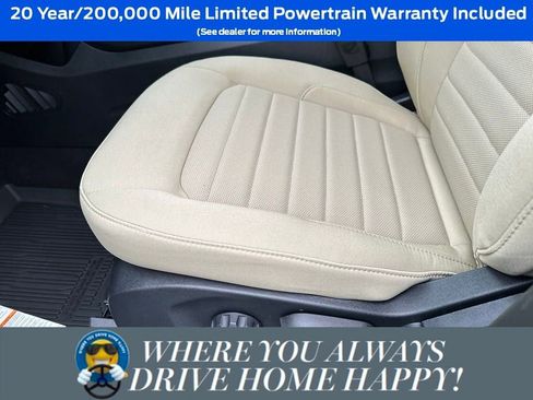 New 2024 Ford Edge SE image 7