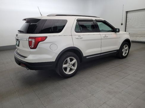 Used 2018 Ford Explorer XLT w/ Equipment Group 202A image 10