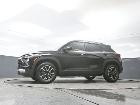 Used 2025 Chevrolet TrailBlazer LT w/ Driver Confidence Package image 51