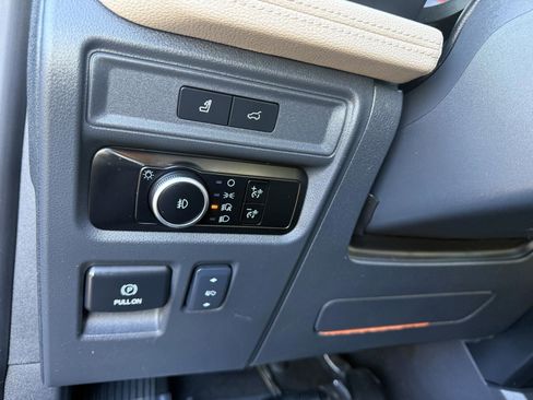 Used 2024 Ford Expedition Max Limited image 23