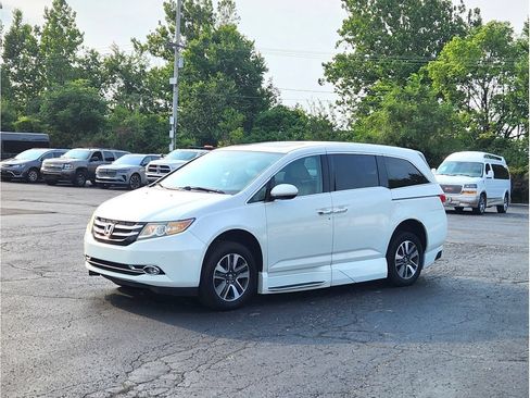Used 2014 Honda Odyssey Touring Elite image 2