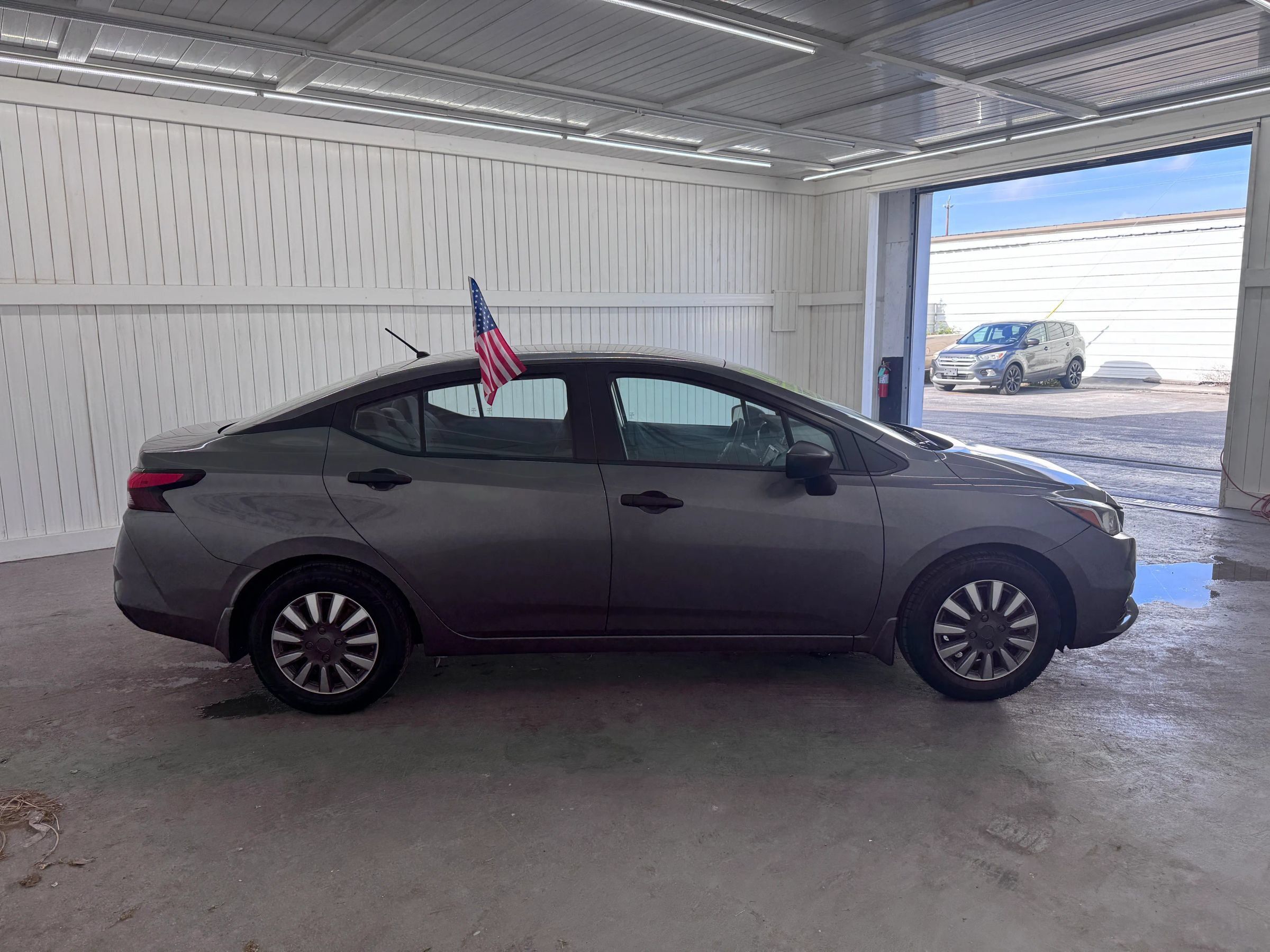 Used 2021 Nissan Versa S FWD image 4
