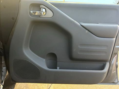 Used 2019 Nissan Frontier SV image 32