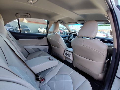 Used 2018 Toyota Camry XLE image 41