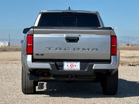 Used 2024 Toyota Tacoma TRD Off-Road image 5