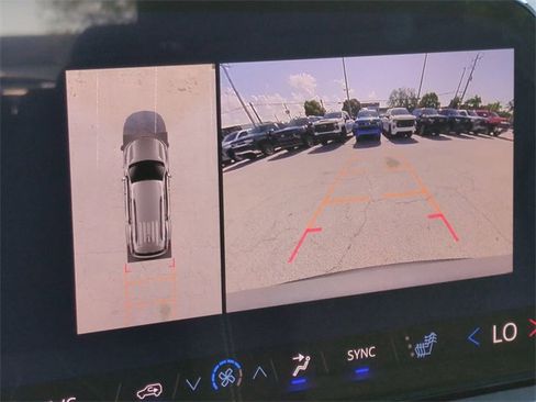 New 2026 Chevrolet Traverse LT w/ Driver Confidence Package image 20