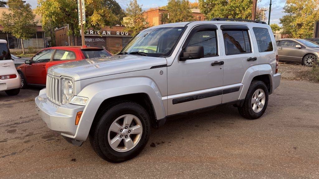 Used 2010 Jeep Liberty Sport w/ Popular Equipment Group AWD/4WD image 2