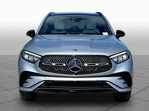 Used 2025 Mercedes-Benz GLC 300 4MATIC image 4