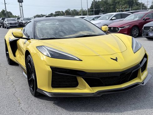 Used 2025 Chevrolet Corvette E-Ray AWD/4WD image 4