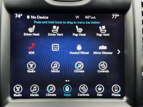 Used 2017 Chrysler 300 C Platinum image 33