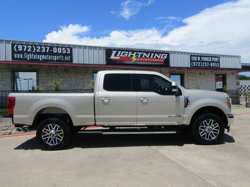 Used 2017 Ford F350 Lariat w/ Lariat Value Package AWD/4WD image 5