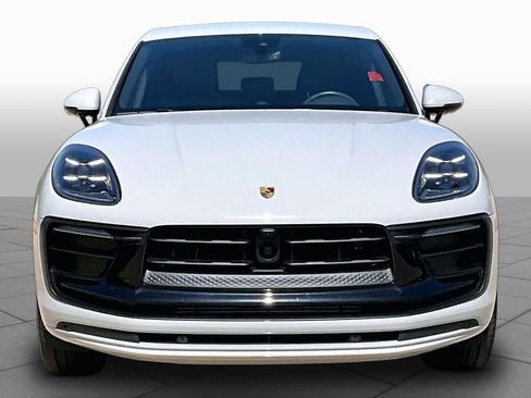 Used 2023 Porsche Macan AWD/4WD image 4