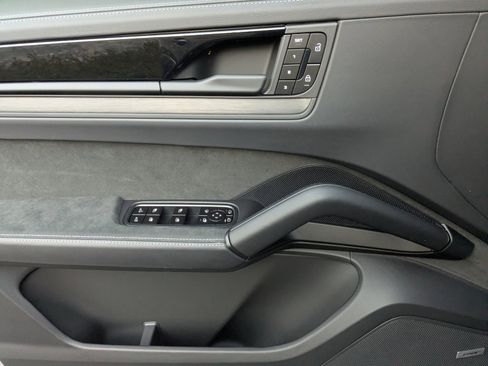 New 2026 Porsche Cayenne GTS image 14