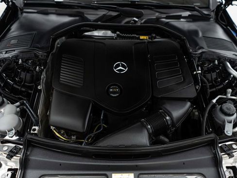 Used 2025 Mercedes-Benz C 300 4MATIC Sedan image 44