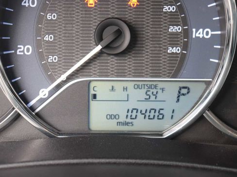 Used 2014 Toyota Corolla LE FWD image 11