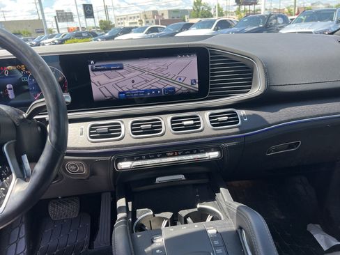 Certified 2025 Mercedes-Benz GLS 450 4MATIC image 31