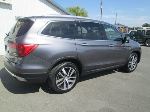 Used 2017 Honda Pilot Touring image 6