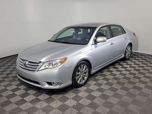 Used 2011 Toyota Avalon Limited FWD image 11