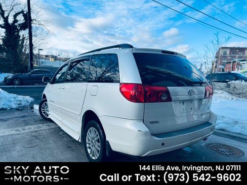 Used 2007 Toyota Sienna FWD image 6