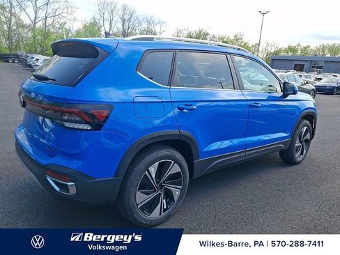 New 2026 Volkswagen Taos SE AWD/4WD image 3